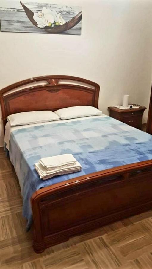 Appartamento Casa Crispi 10 Gioiosa Marea Esterno foto
