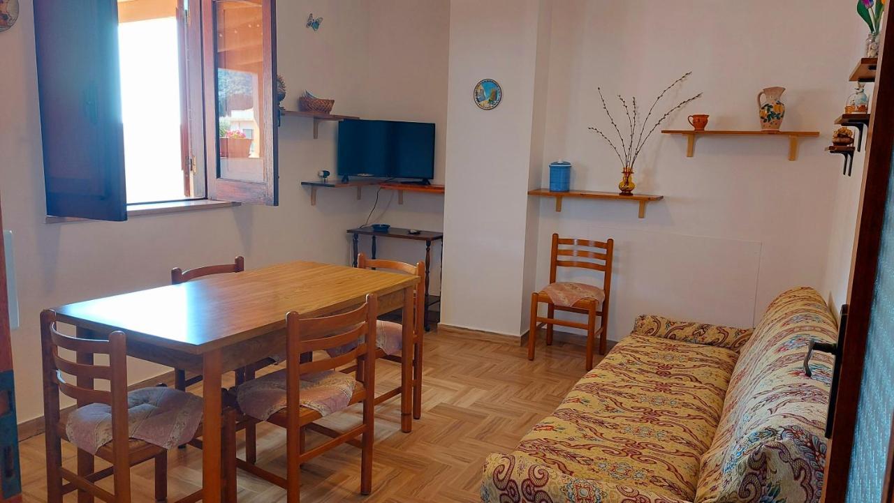 Appartamento Casa Crispi 10 Gioiosa Marea Esterno foto